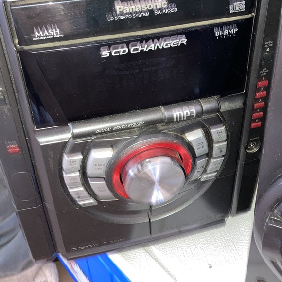 queen couch w/ P/O bed & small livin room stereo - Picture 5 of 5